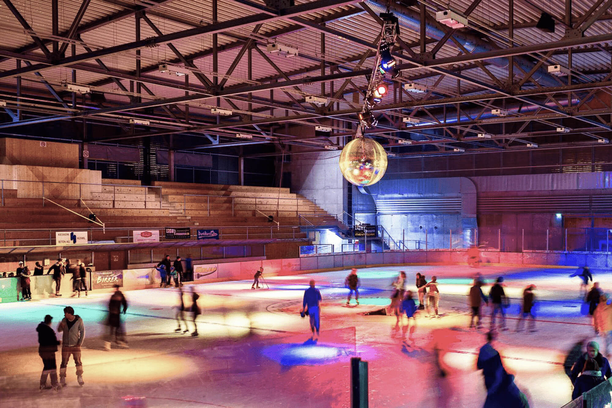 eimaag_handwerk_eishalle_magiconice_campusperspektiven.jpg Eisdisco «Magic on Ice»